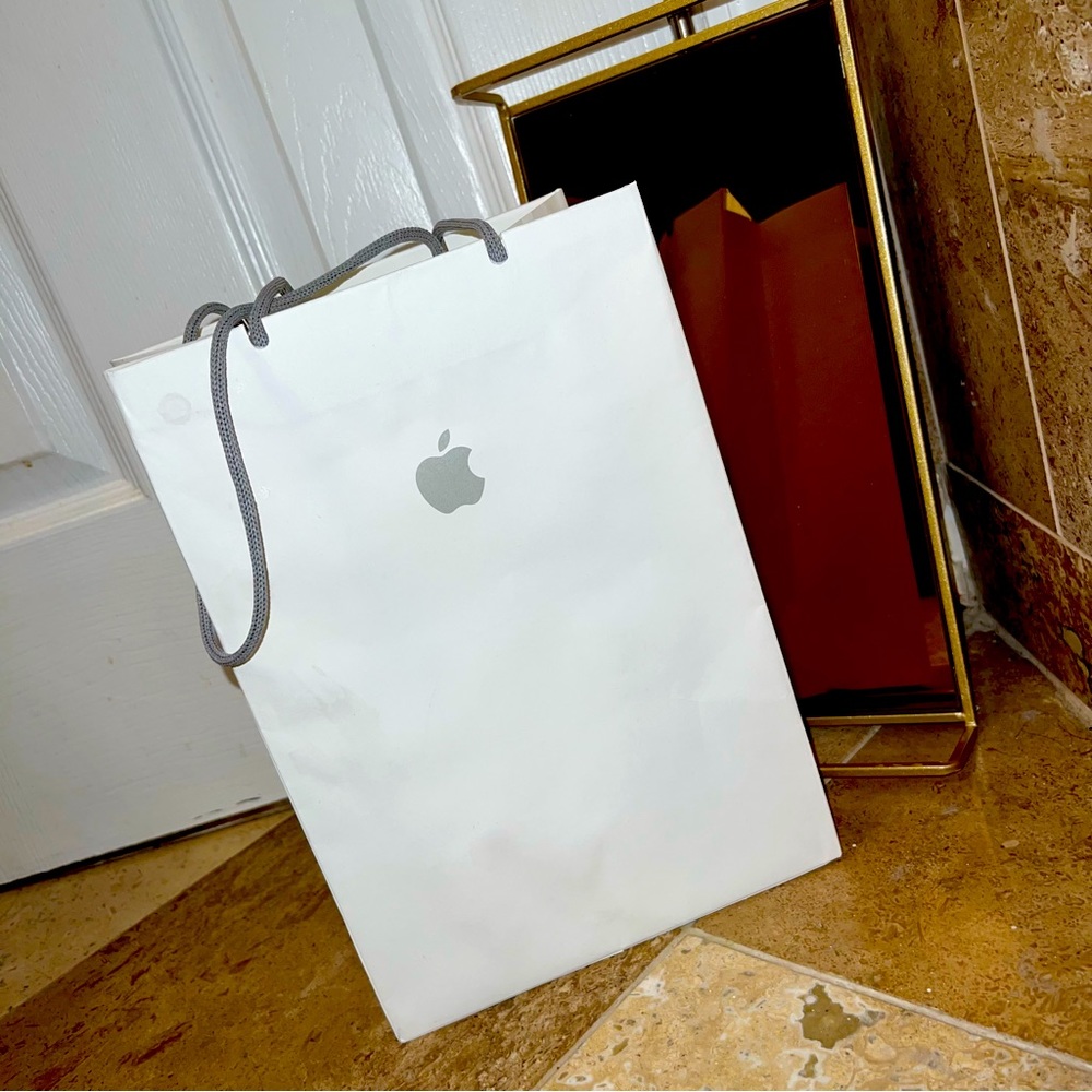 Apple Paper Shopping Bag 8” x 11.5” See Pics for Condition & Approx Meas…